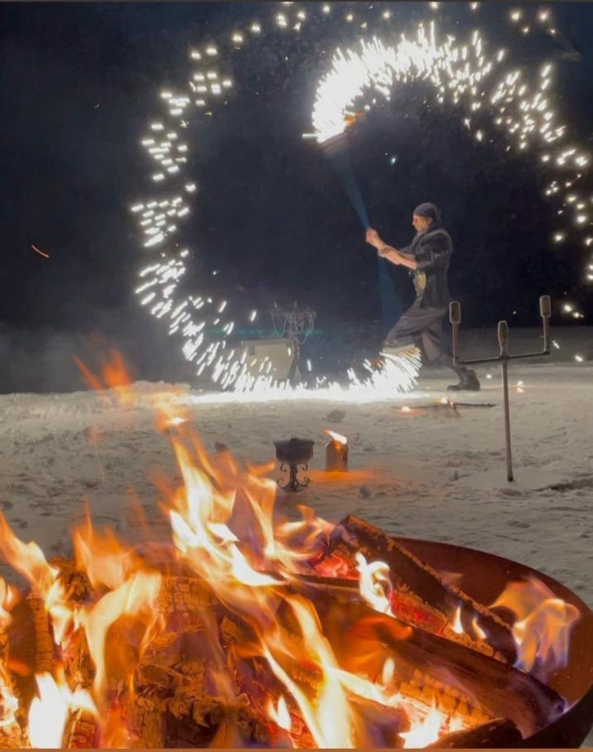 Spettacolo di fuoco con fachiro e mangiafuoco per feste a Milano, Bergamo e Monza